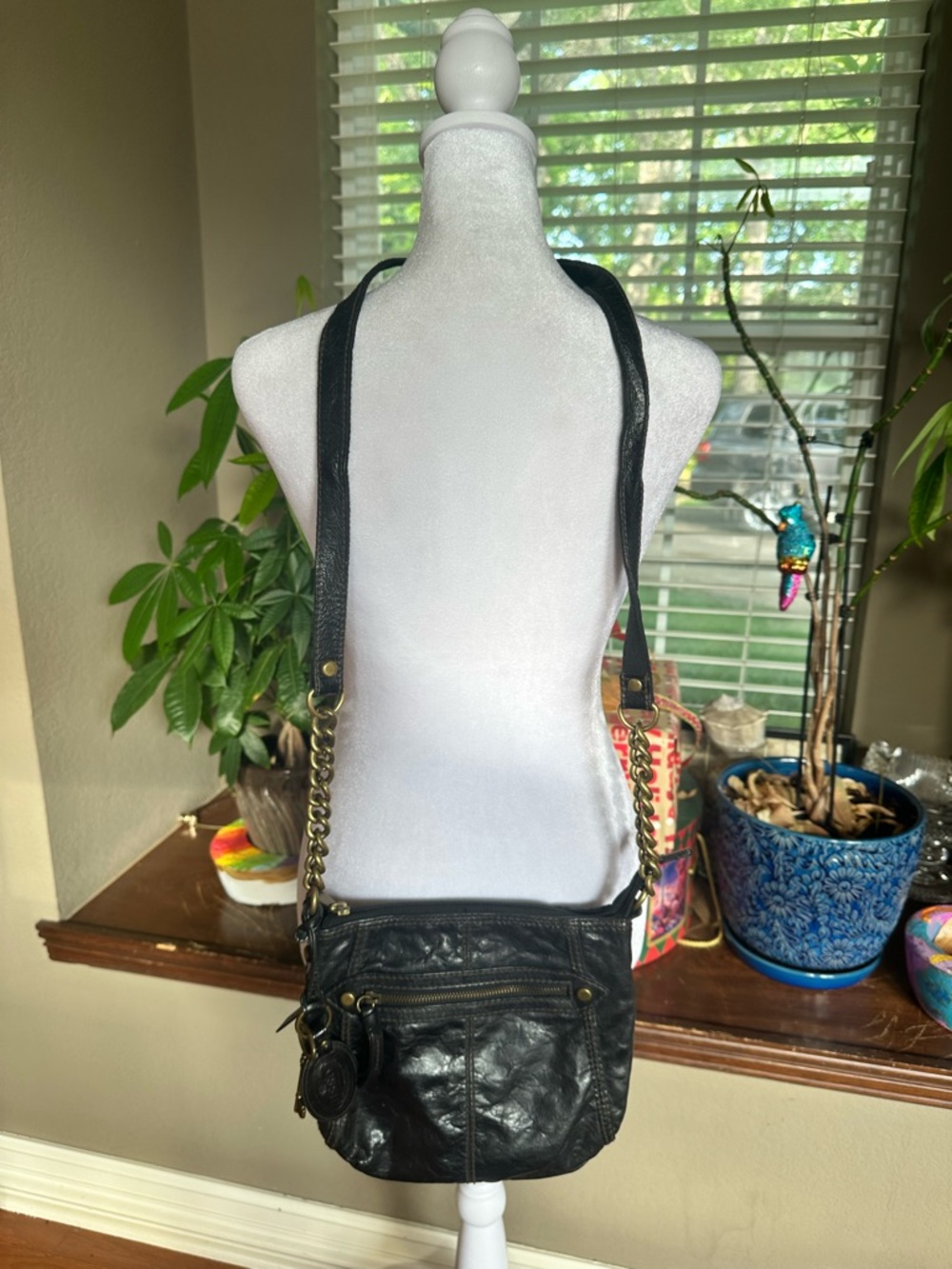 Fossil Black Leather Crossbody Bag Chain Strap Boho Luxe Slouchy Purse Key Charm - Picture 4 of 10